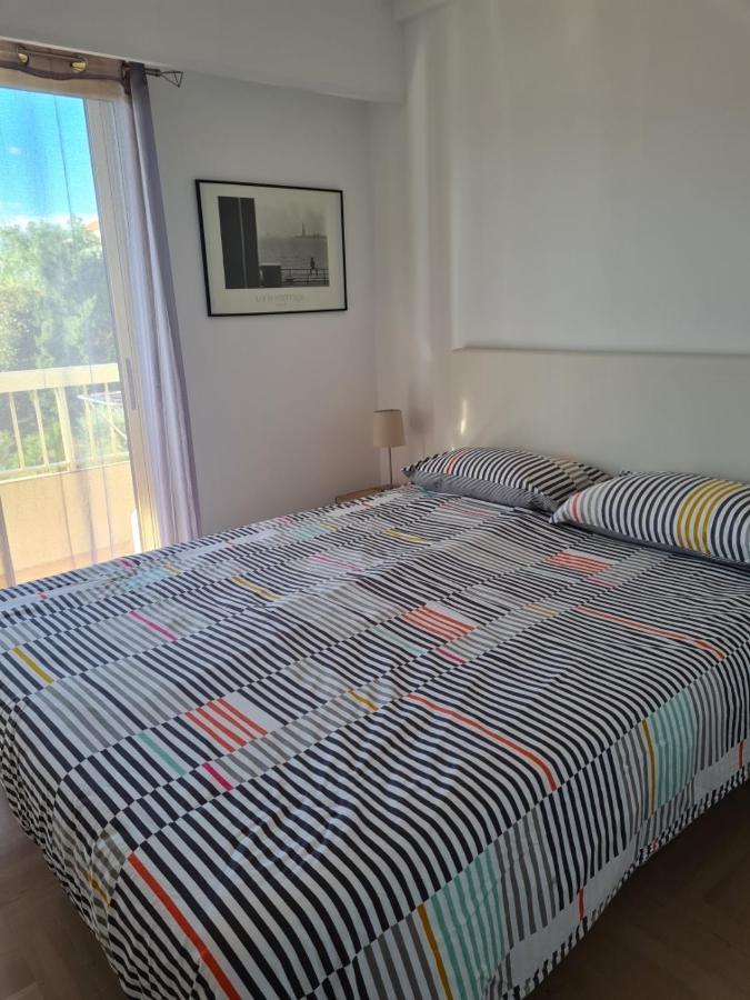 2P Entierement Climatise I Bien Insonorise I Wifi I A 300 M De La Mer I Restaurants Commerces Et Transports A 5Mn A Pied I Ideal 2 Personnes I Possibilite 4 Avec Canape Lit De Qualite I Tres Belle Douche Cagnes-sur-Mer Exterior foto